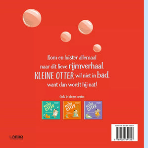 Kleine otter gaat in bad 2 jr+