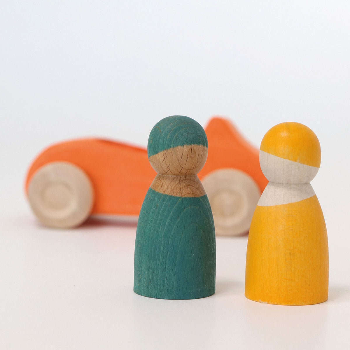 GRIMMS grote auto oranje + 2 regenboogvrienden C