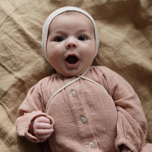 HVID mutsje Dolly cream 1-3 mnd