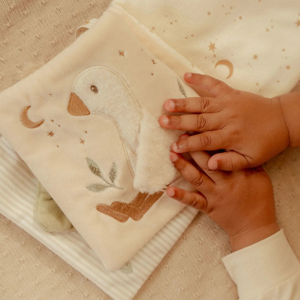 Little Dutch activiteitenboekje Newborn Naturals 8713291884076 b