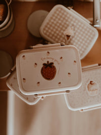 Mrs Ertha lunchbox Strawberries mood