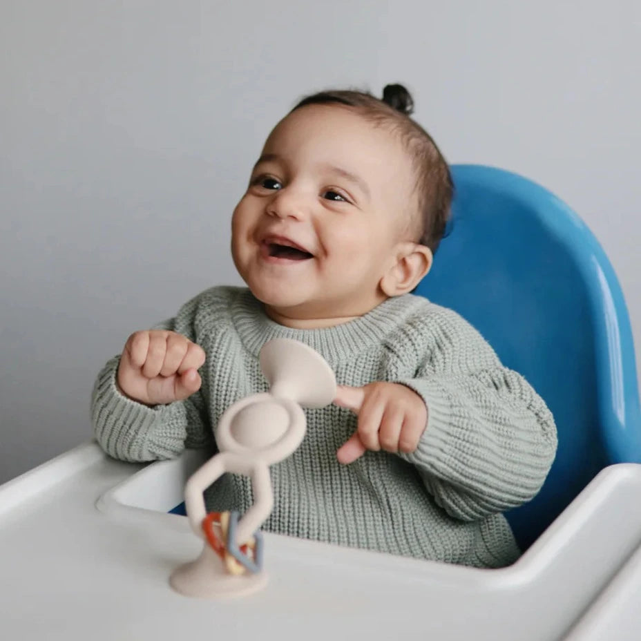 Mushie babyspeeltje hexapop met zuignap shifting sand 10 mnd+ kopen
