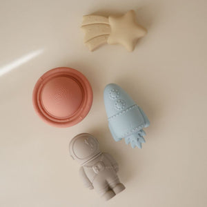 Mushie badspeeltjes space 10 mnd+