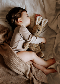 Senger Naturwelt knuffel floppy konijn beige 0 mnd+