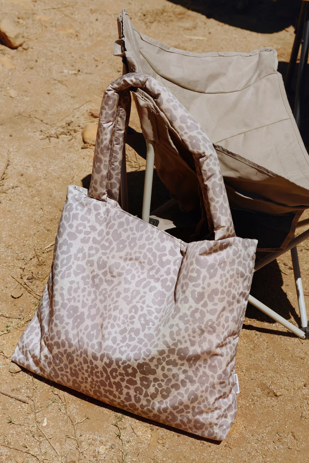 Studio Noos puffy mom bag beige leopard
