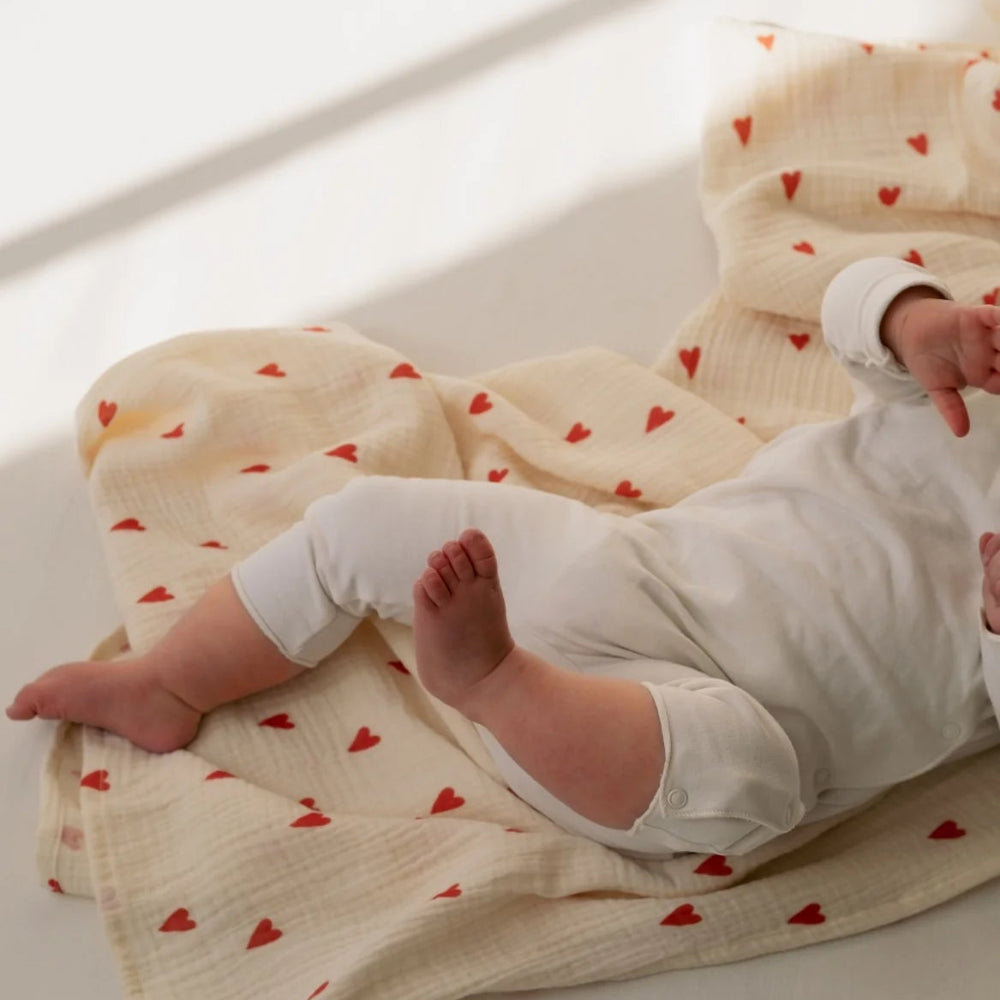Studio Noos hydrofiele doek beige hearts 120 x 120 kopen
