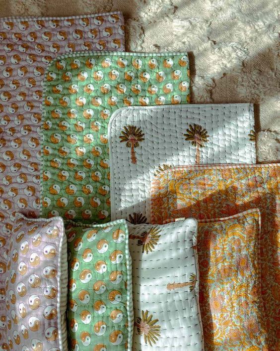 Unknown Stories kussen YinYang lavender