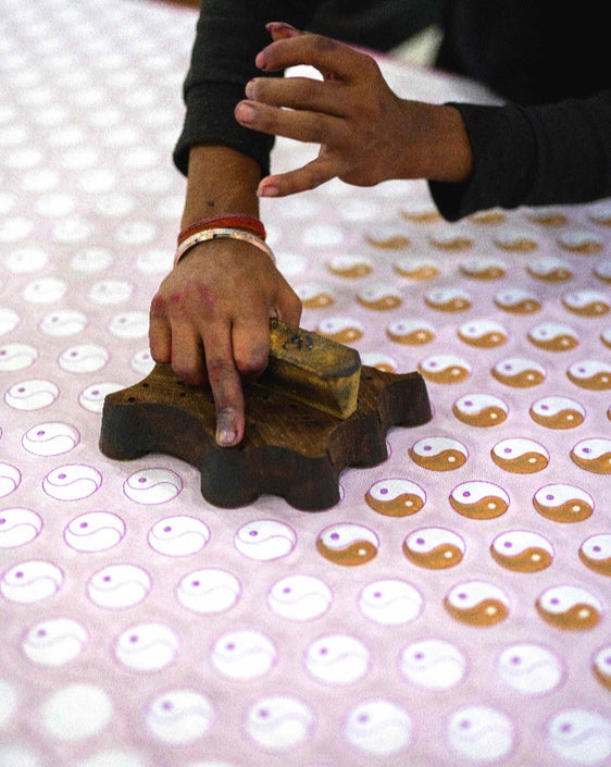 Unknown Stories kussen YinYang lavender