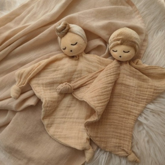 Mrs Ertha knuffeldoekje Dou nude