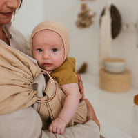 HVID mutsje Dolly apricot 1-3 mnd