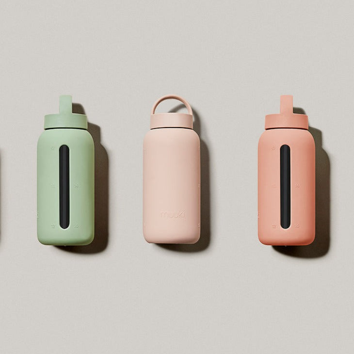 Muuki drinkfles daily bottle canyon clay 720 ml Borosilicaat glas + siliconen en PP dop