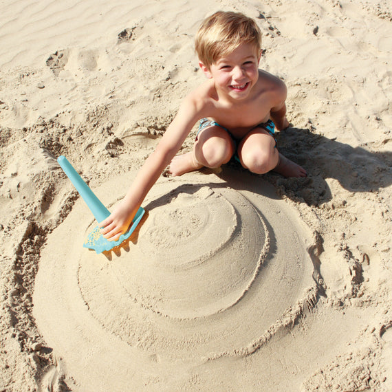 Quut zandspeelgoed Triplet yellow stone 18 mnd+