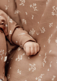 That's mine baby dekbedovertrek Secret garden cocoa 100 x 130